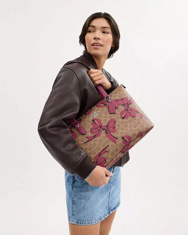 NWT Coach Gallery Tote Bag In Signature Canvas With Bow Print CZ174 🎁