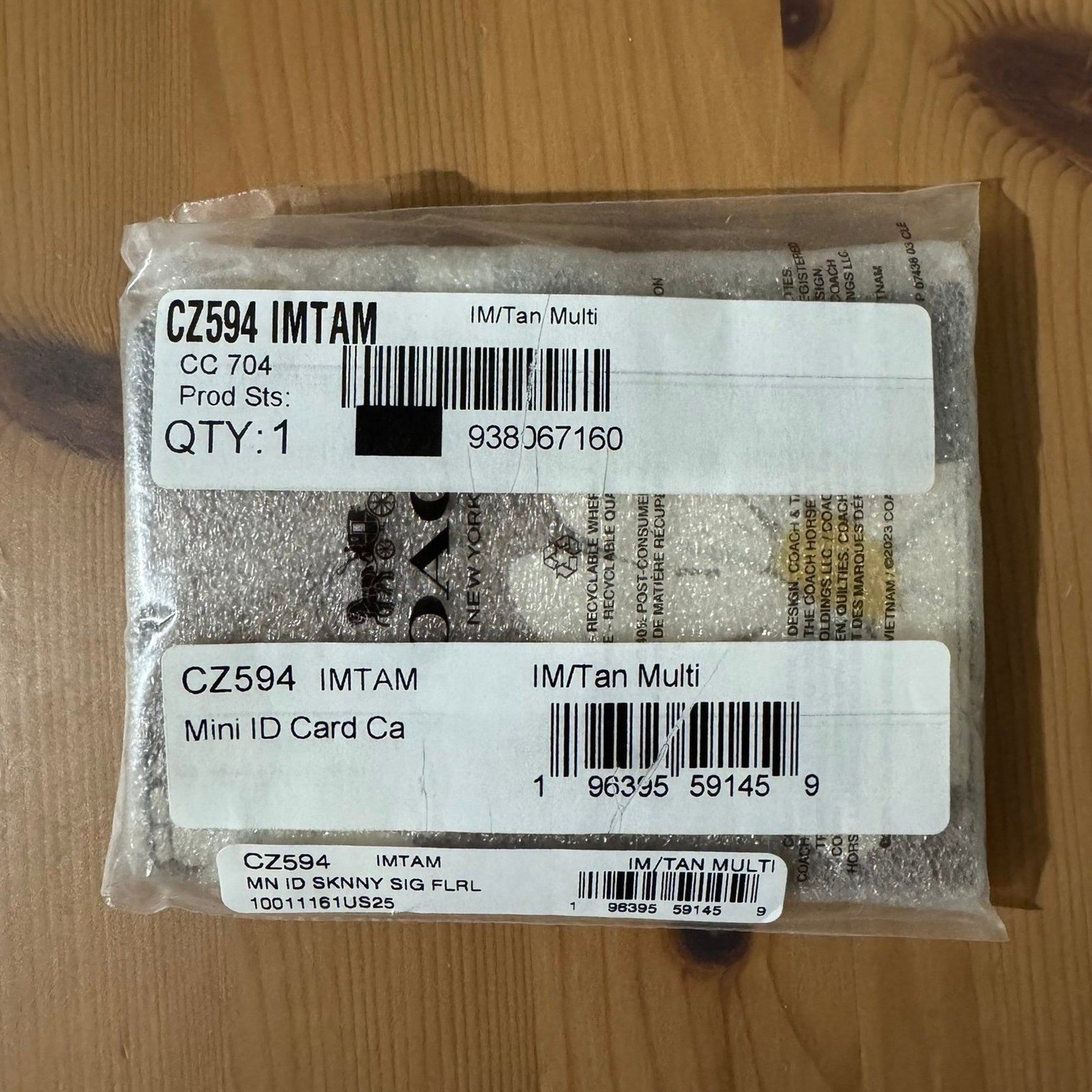 NWT Coach Mini Skinny Id Case In Signature Canvas With Floral Print