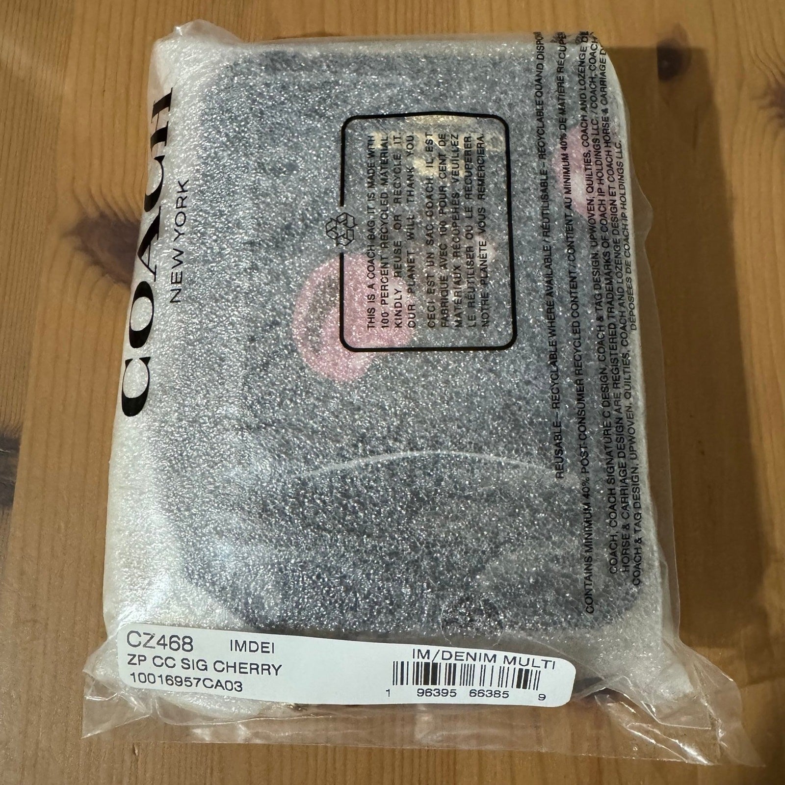 NWT ❤️ Coach Zip Card Case In Signature Canvas With Cherry Print