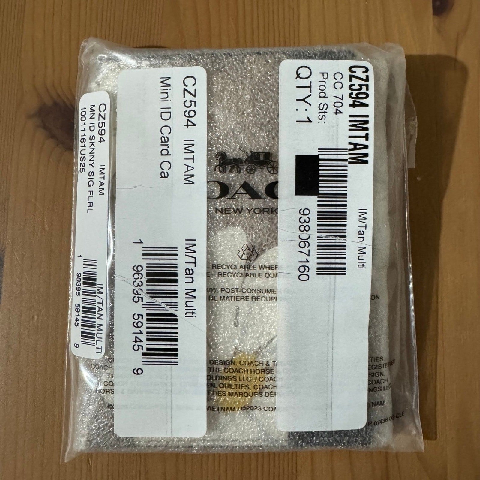 NWT Coach Mini Skinny Id Case In Signature Canvas With Floral Print