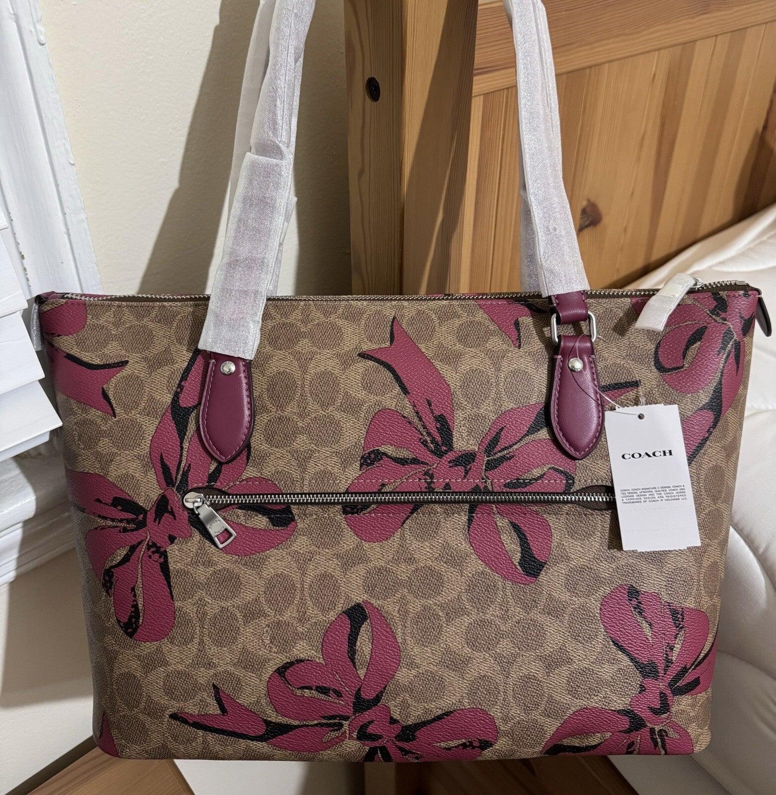 NWT Coach Gallery Tote Bag In Signature Canvas With Bow Print CZ174 🎁