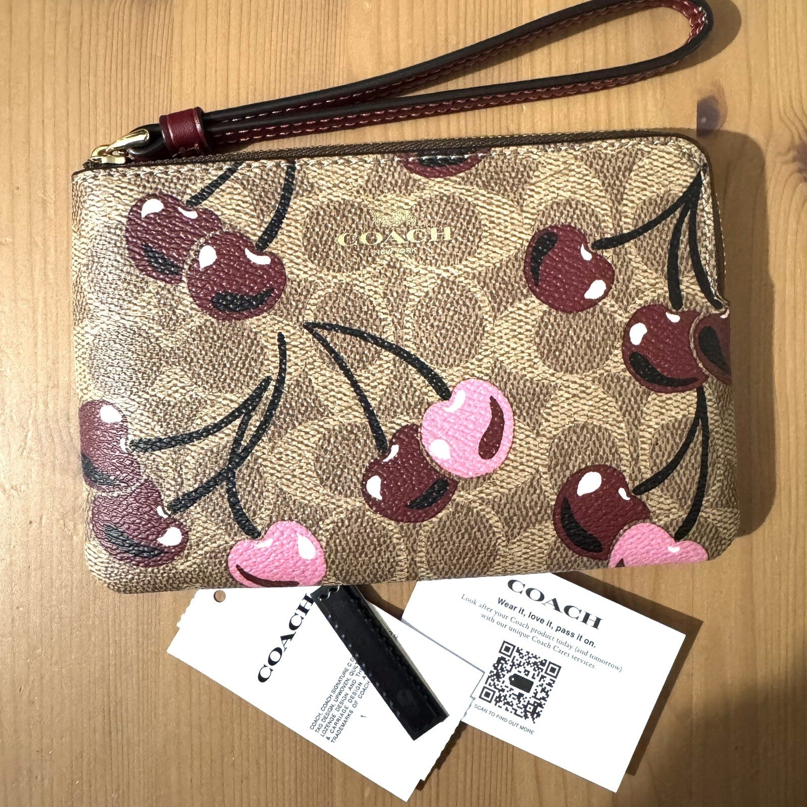NWT Coach Corner Zip Wristlet In Signature Canvas With Cherry Print 🍒