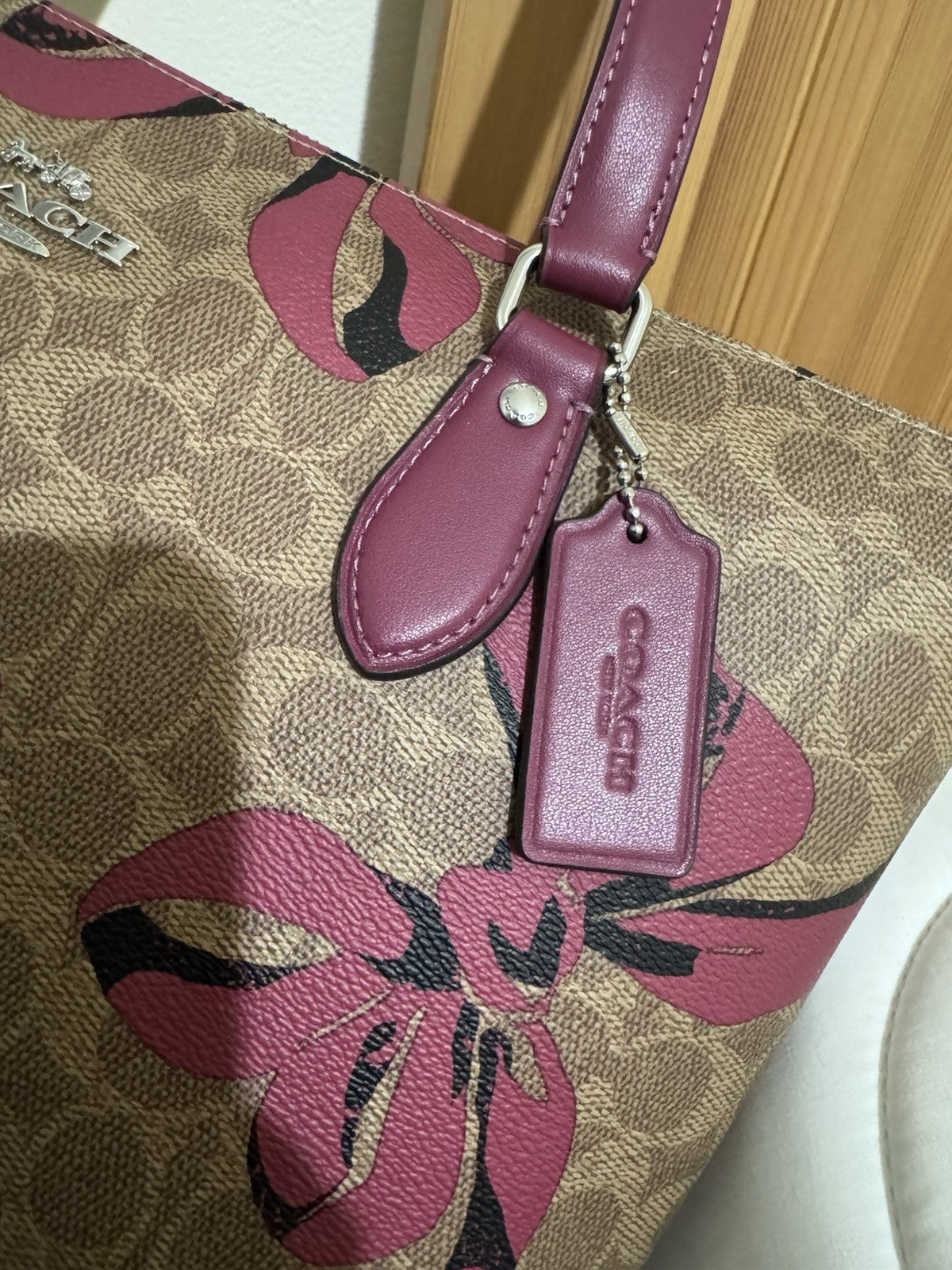 NWT Coach Gallery Tote Bag In Signature Canvas With Bow Print CZ174 🎁