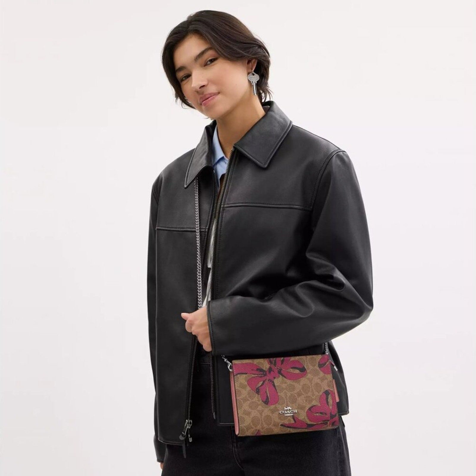 NWT 🎁 Coach Slim Crossbody Bag In Signature Canvas With Bow Print